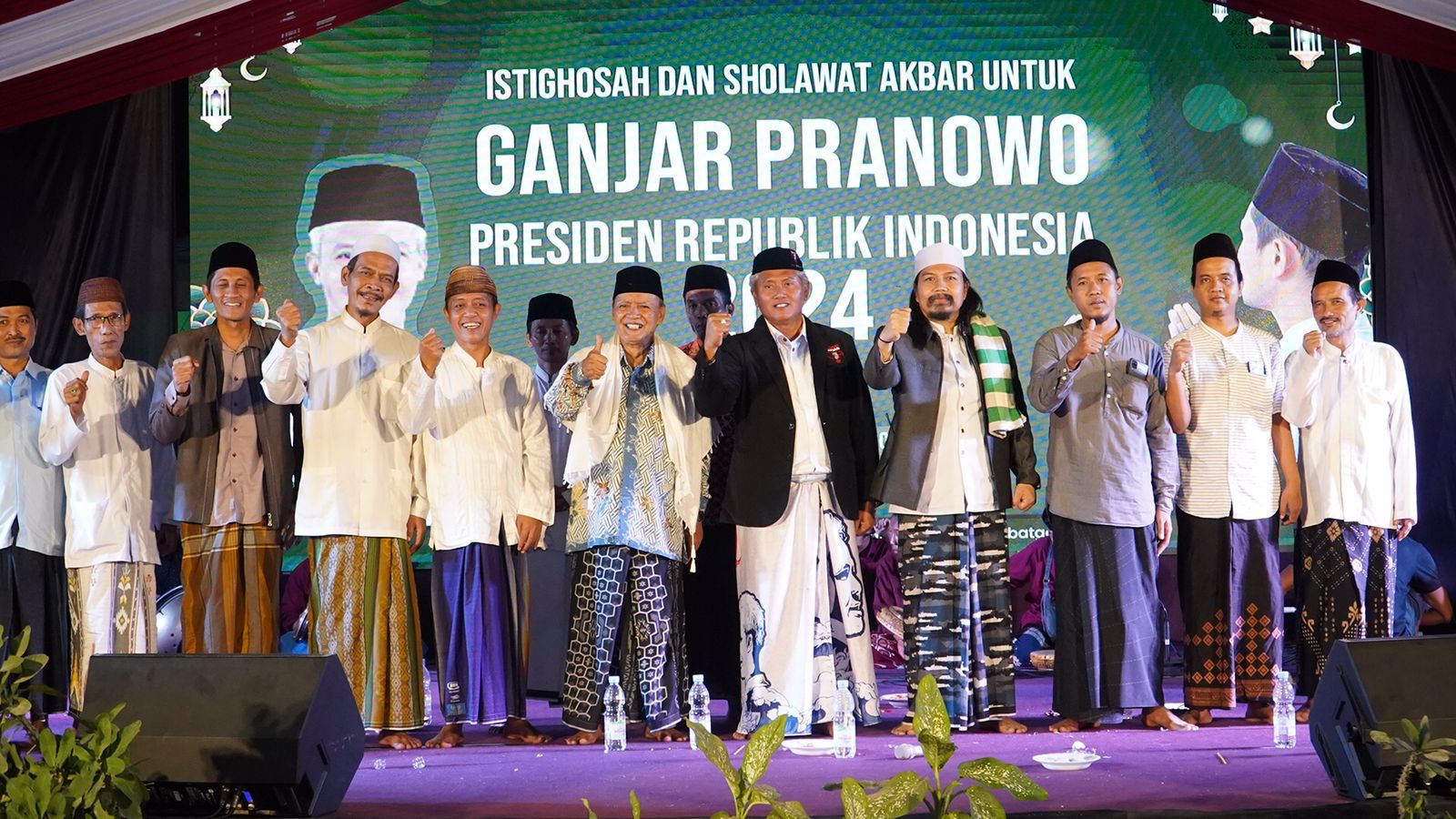 Ulama Doakan Ganjar Pranowo Pada Istighosah dan Sholawat Akbar Di Jawa Barat