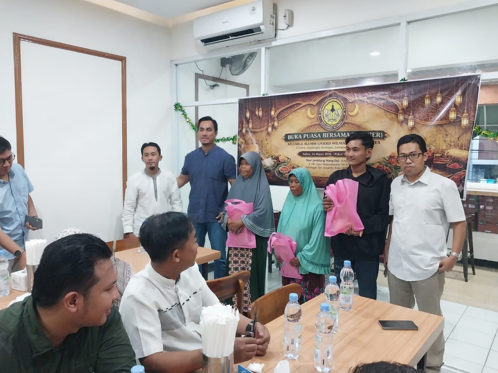 Ramadan jadi Moment Silaturahmi, Santunan, dan Bukber bagi Alumni Unsoed 