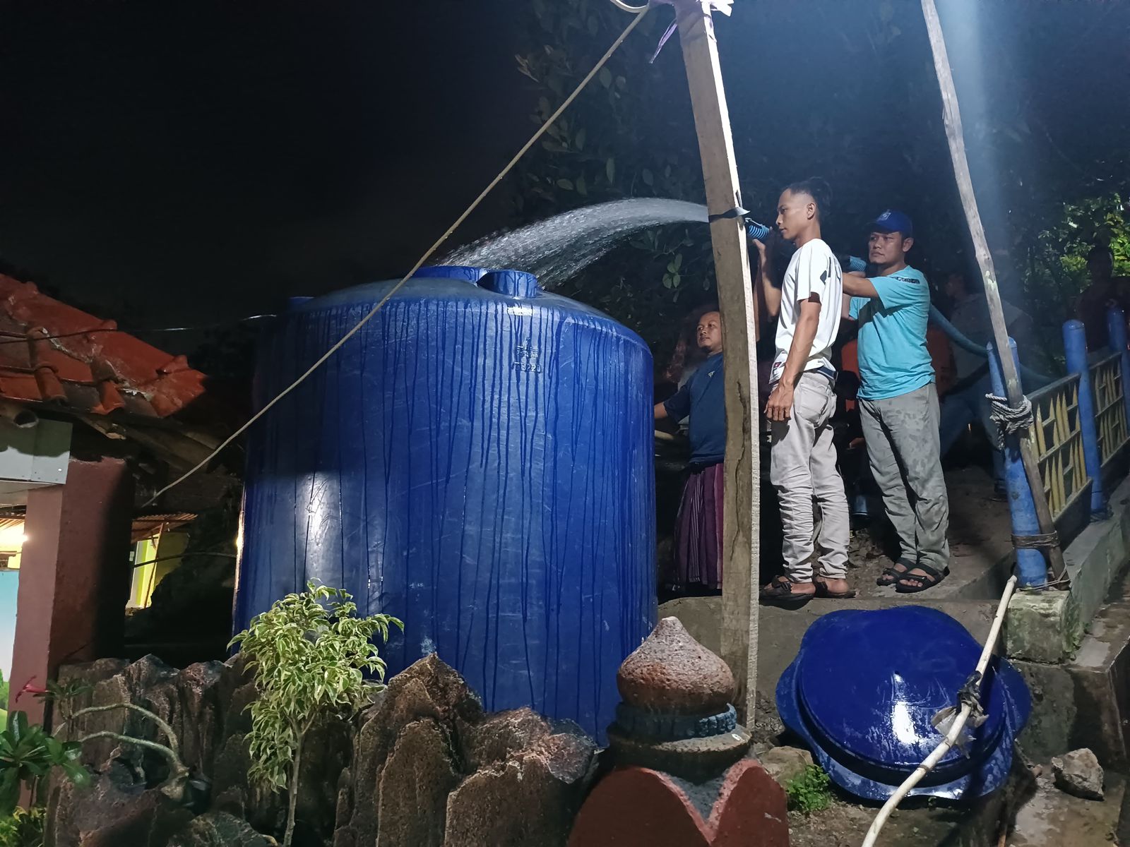 Bantuan Air Bersih Disalurkan untuk Warga Argasunya, Meski Musim Hujan Sudah Tiba