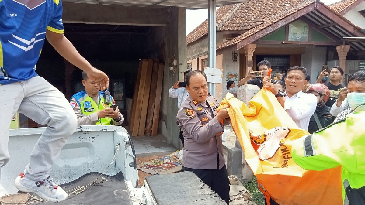 Sopir Meninggal Dunia di Pinggir Jalan Tengahtani Cirebon, Kapolsek: Turun Membawa Kunci Roda