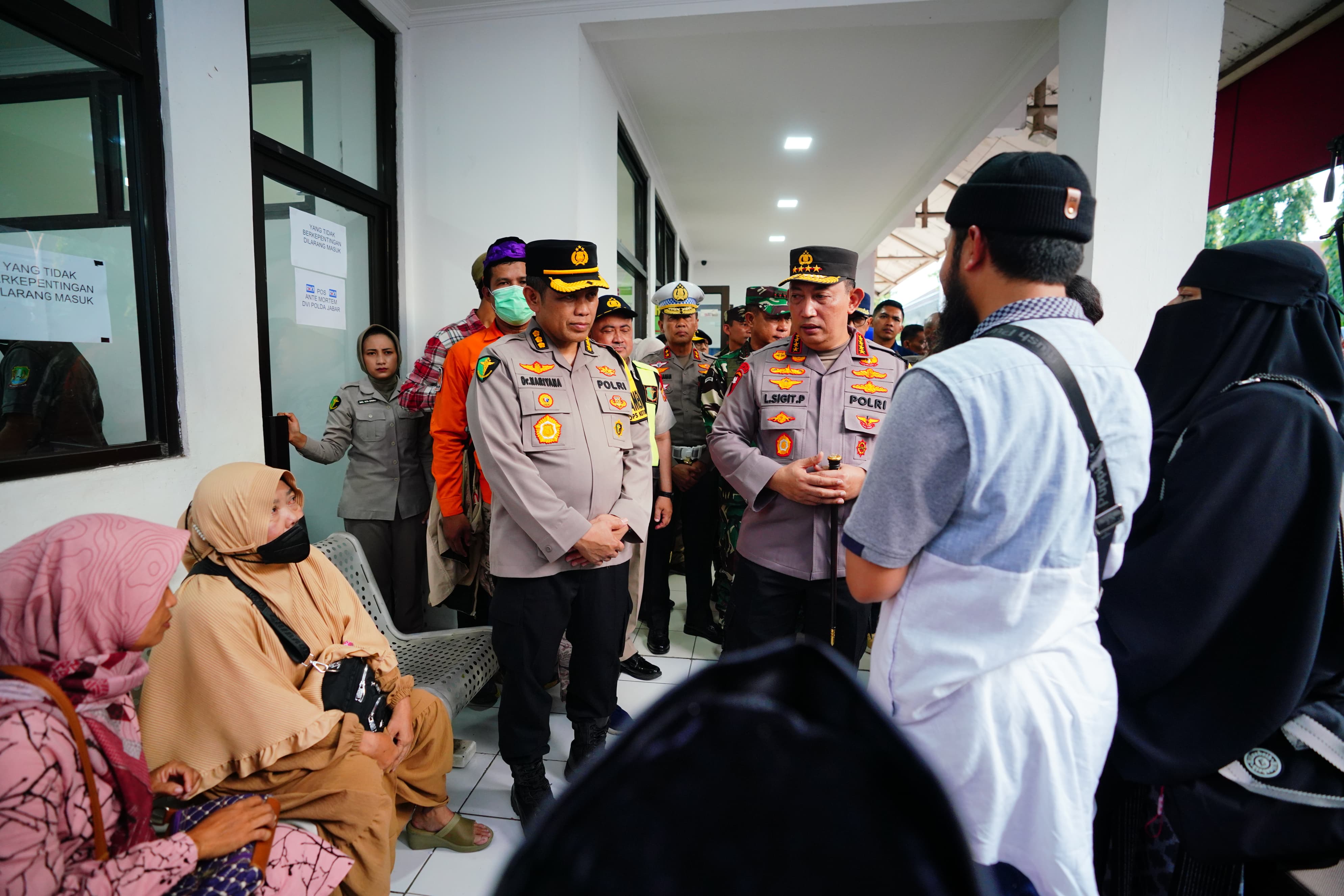 Kapolri Ucapkan Belasungkawa Kepada Keluarga Korban Kecelakaan Tol Japek: Pastikan Beri Pelayanan Terbaik