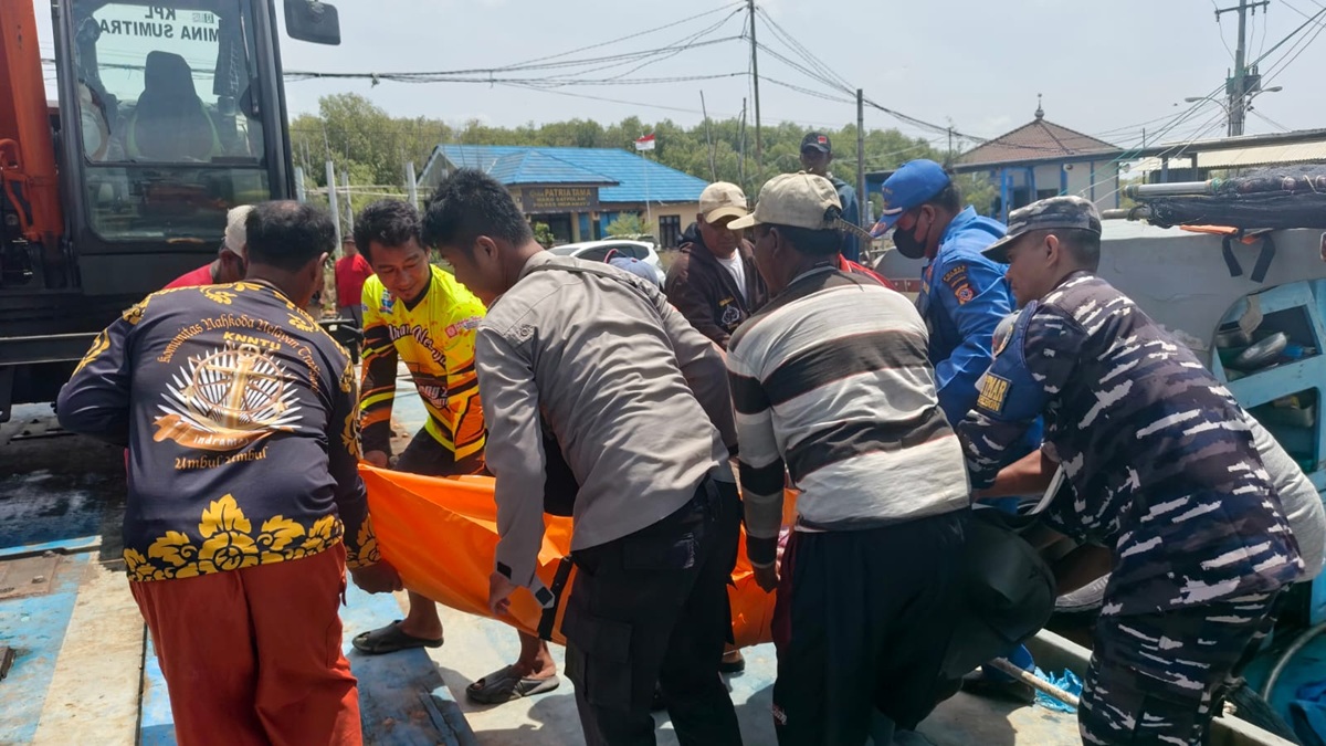Tragedi Laut Indramayu: Perahu Nelayan Tenggelam Diduga Ditabrak Tongkang 