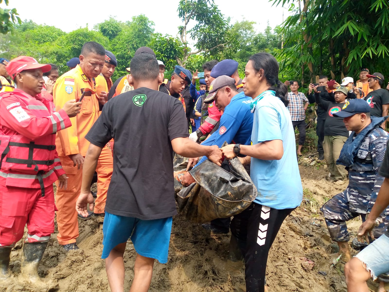 Santri Ponpes Gedongan Tenggelam di Sungai Cipanundan Cirebon, Jenazah Berhasil Ditemukan