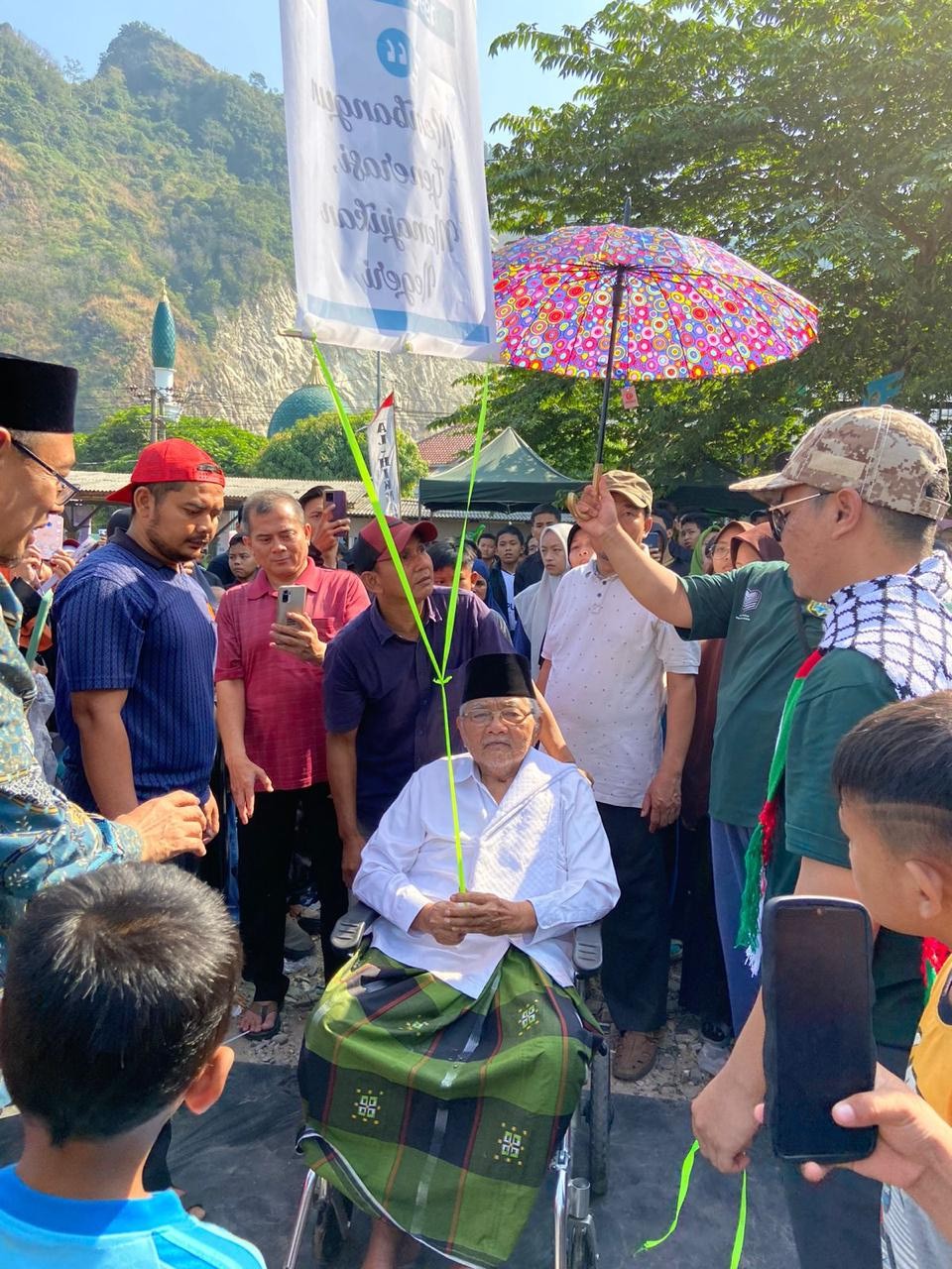 Jalan Sehat Sambut Milad Ke-25 Yayasan Al-Hikmah Cirebon