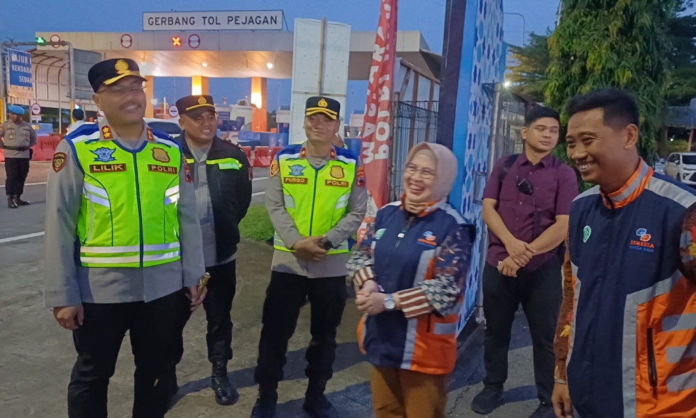 Arus Balik Lebaran 2026 di Tol Kanci–Pejagan Padat, Pengendara Diminta Tertib dan Hindari Bahu Jalan