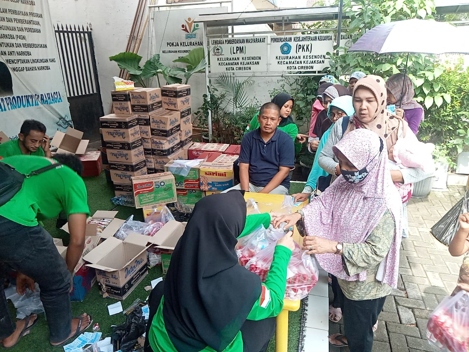 Bangkit Pasca Covid-19, Kelurahan Kesenden Gelar Bazar Murah 