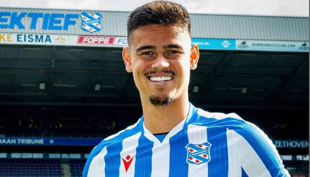 Tetap di Eredivisie Walau Banyak Drama di FC Twente, Mees Hilgers Gabung SC Heerenveen Hingga 2029