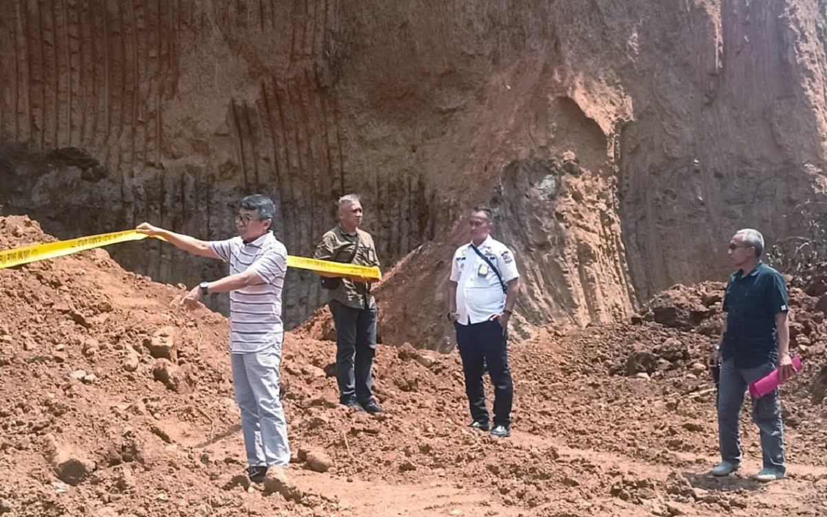 Satpol PP Jabar Turun ke Wanayasa Segel Galian C, Tatang: Warga Minta Tutup Permanen
