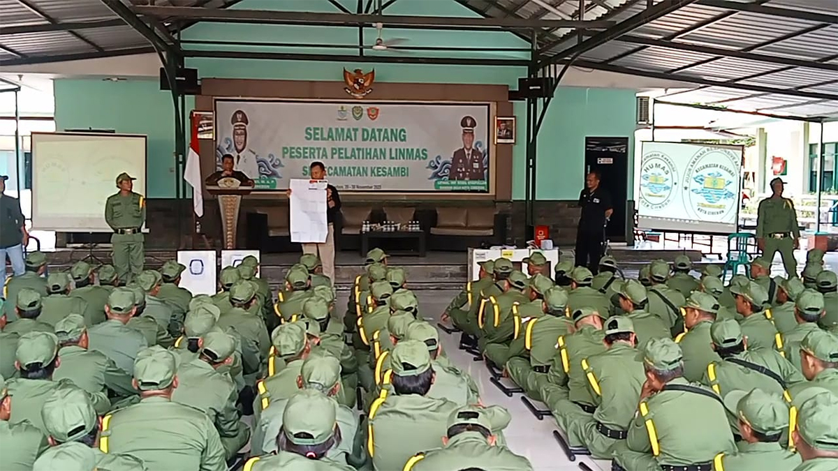 500 Hansip di Kota Cirebon Ikut Latihan dan Pembekalan Pengamanan Pemilu 2024