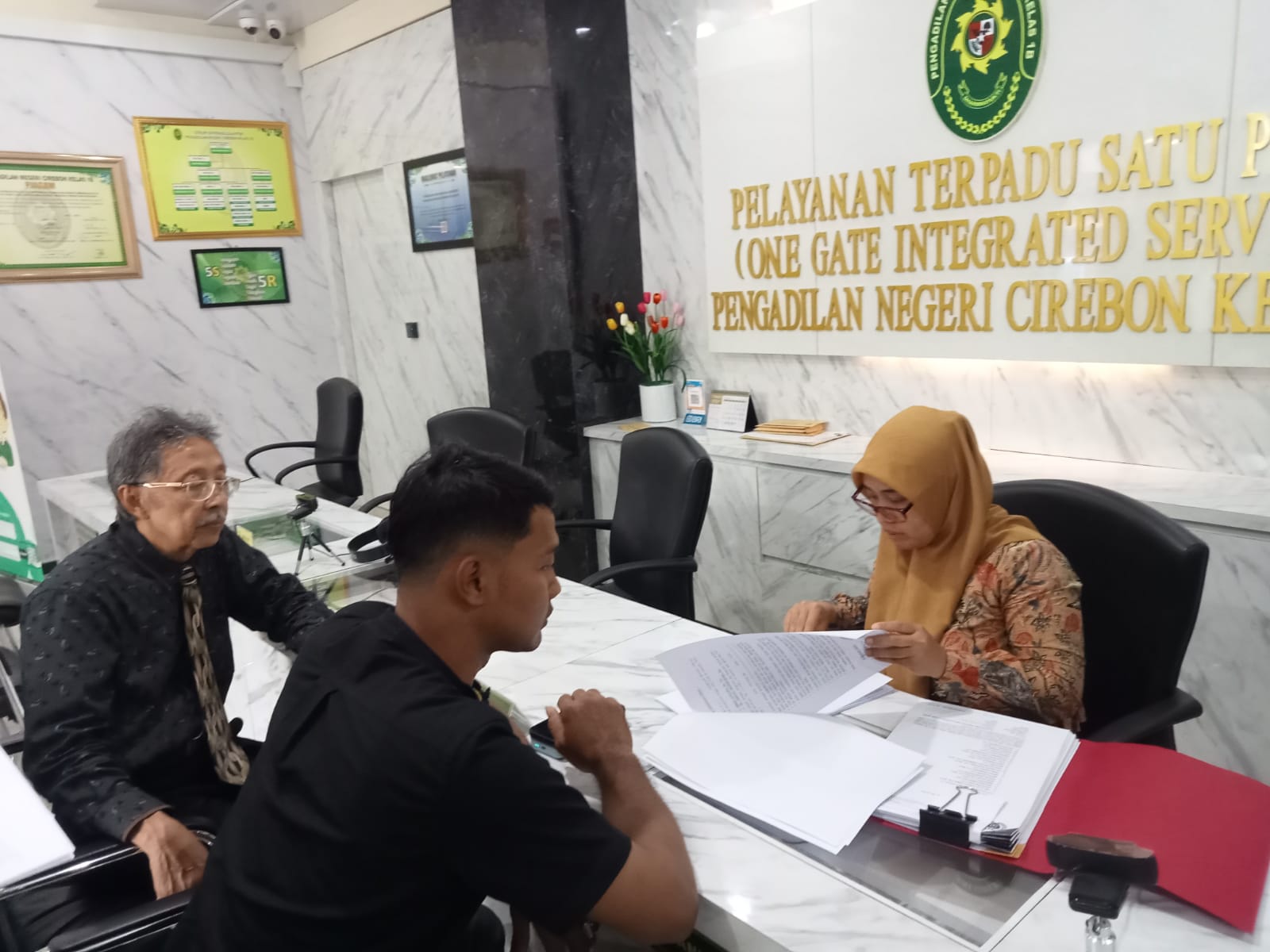 Datangi Pengadilan, Kuasa Hukum Tersangka Kasus Pencabulan Resmi Praperadilankan Polres Ciko