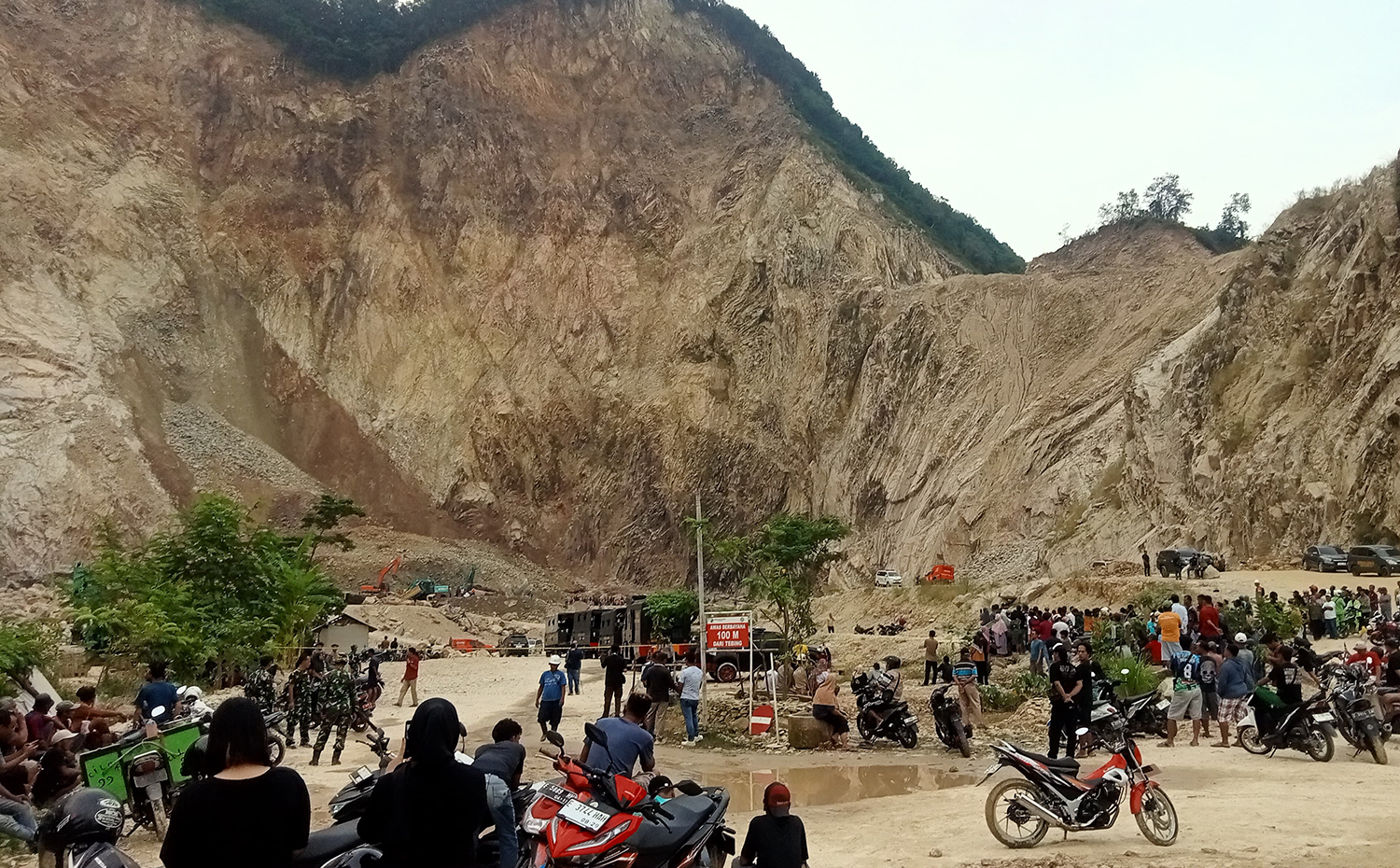 Ditemukan Retakan Sepanjang 100 Meter, Zona Pencarian Korban Gunung Kuda Bepotensi Longsor Kembali