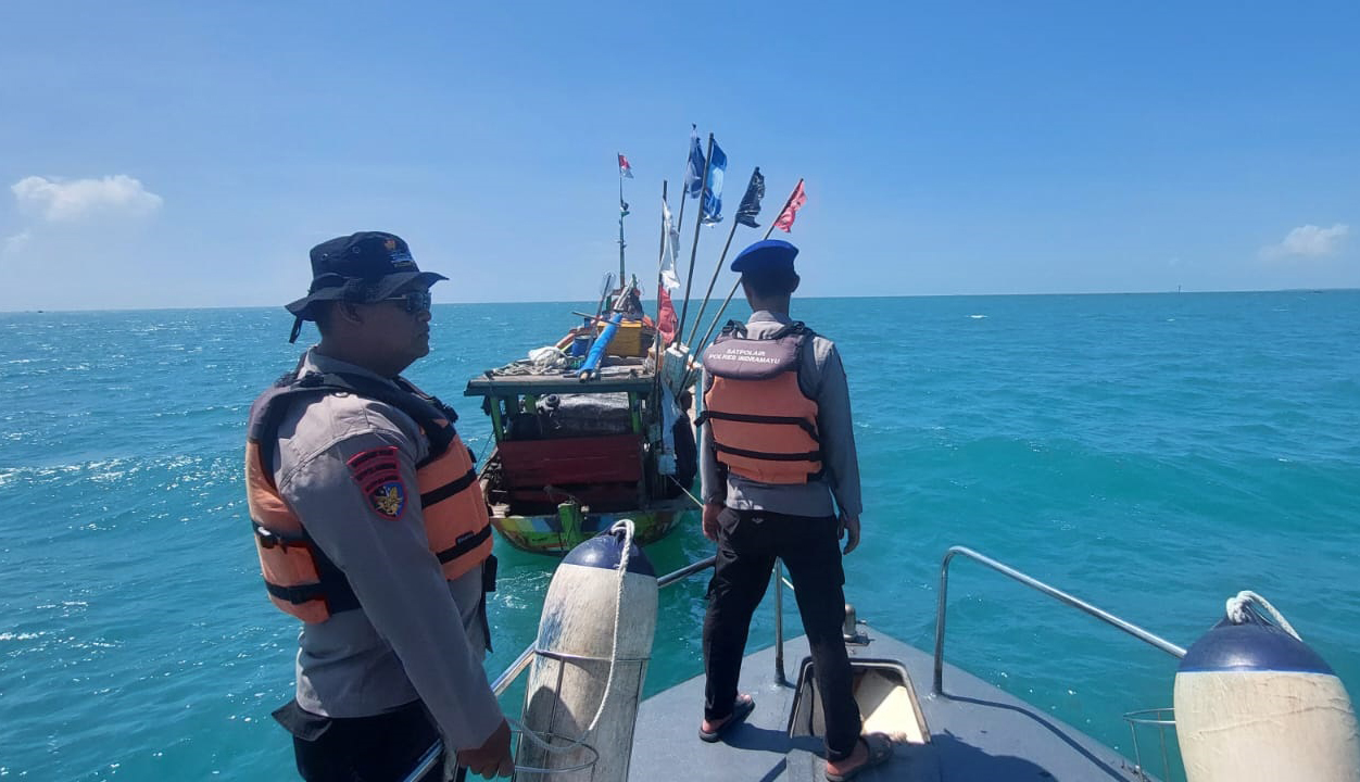 Nelayan Asal Mundu Hilang di Perairan Indramayu
