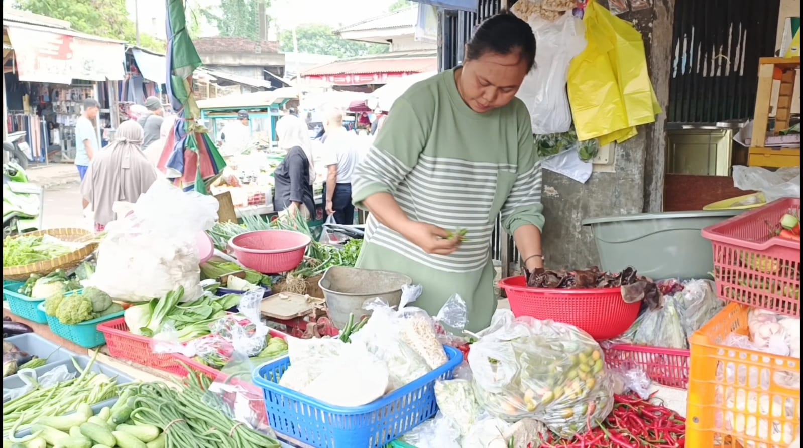 Harga Cabai Makin Pedas, Pedagang Merana