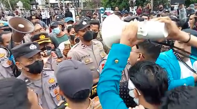 Demo Mahasiswa di Cirebon, Kapolres Fahri Tegaskan Siap Mundur Bila Aparat Represif