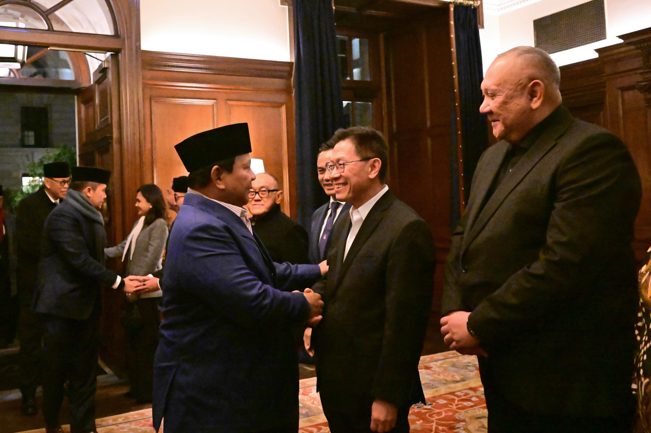 Prabowo Mendarat di London, Siap Bertemu PM Inggris dan Raja Charles III