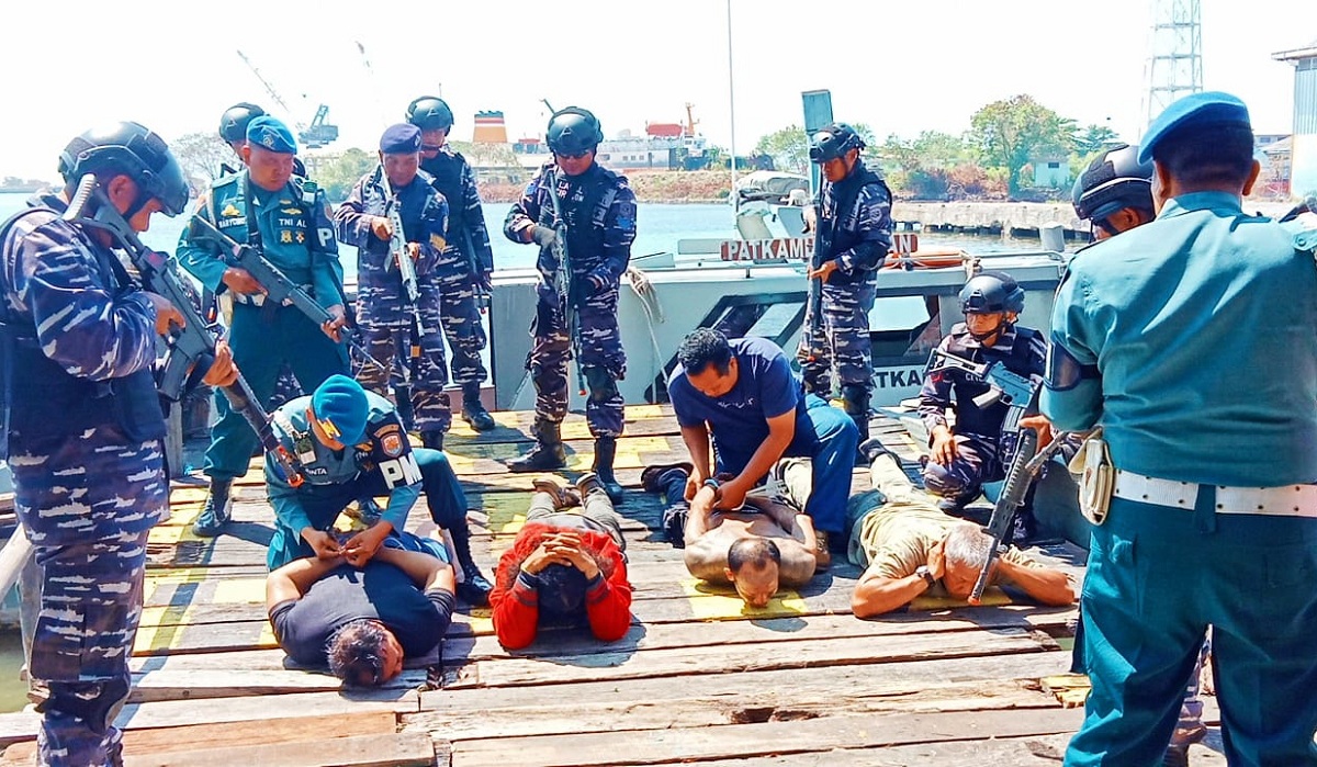 4 Orang Perompak Berhasil Dilumpuhkan Prajurit Lanal Cirebon, Para Sandra Dibebaskan  