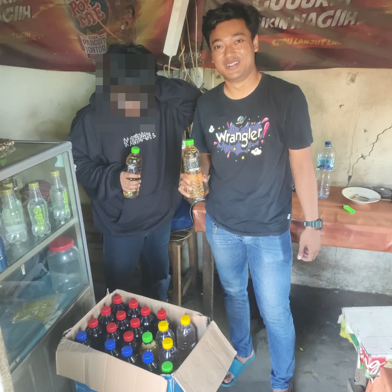 Gelar Razia, Satresnarkoba Polres Cirebon Kota Sita Puluhan Botol Miras di Lemahwungkuk