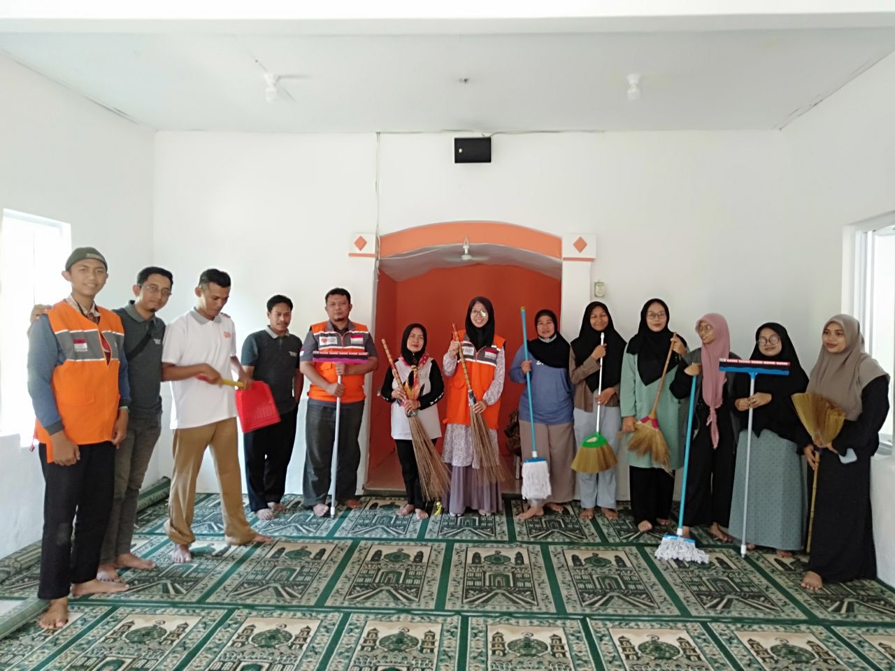 Sambut Ramadhan Rumah Zakat adakan bersih-bersih 1000 masjid se-Indonesia. 