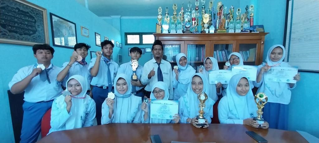 SMA Islam Al Azhar 5 Cirebon Torehkan Prestasi Tingkat Jabar