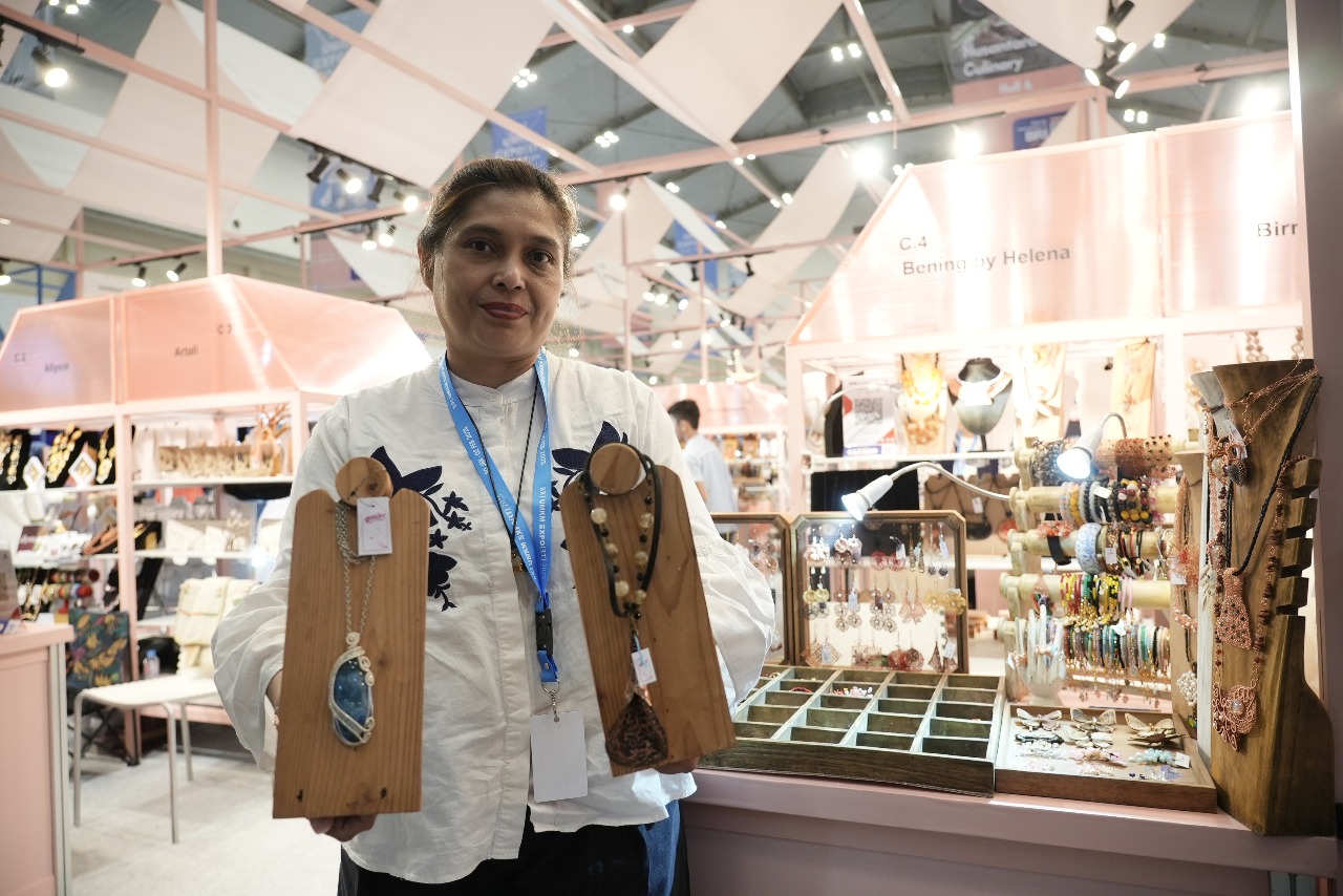 Dukungan BRI Antar Usaha Lokal Perhiasan Batu Alam Jangkau Pasar Internasional