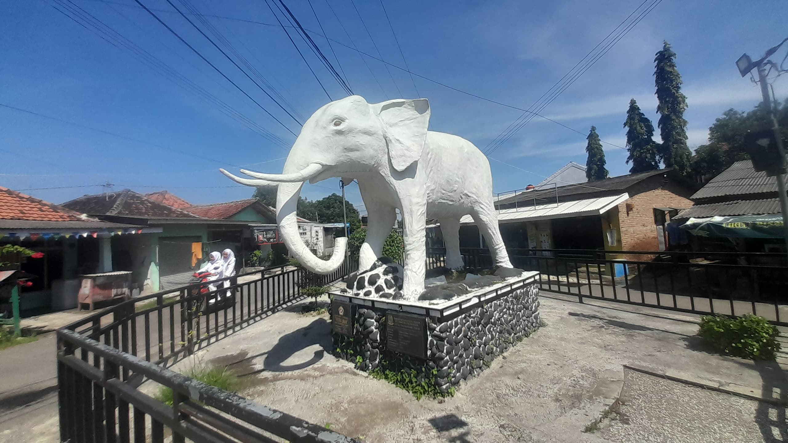 Tugu Gajah Putih Palimanan yang Disebut Rusak Harga Pasaran, Dibangun dengan Biaya Rp32 Juta Saja