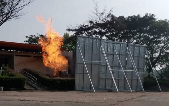 144 Meter Pagar Perisai Sudah Terpasang, Begini Rencana Pemadaman Semburan Api di Rest Area Cipali 