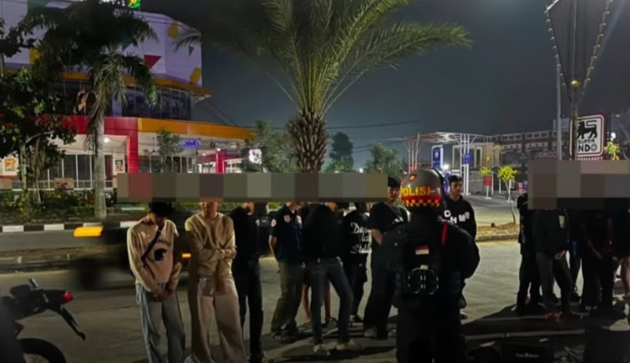 Bawa Airsoft Gun dan Knuckle, 2 Remaja Diamankan Polisi di Indramayu