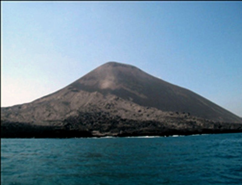 Aktivitas Vulkanik Meningkat, Gunung Anak Krakatau Resmi Naik ke Level III Siaga
