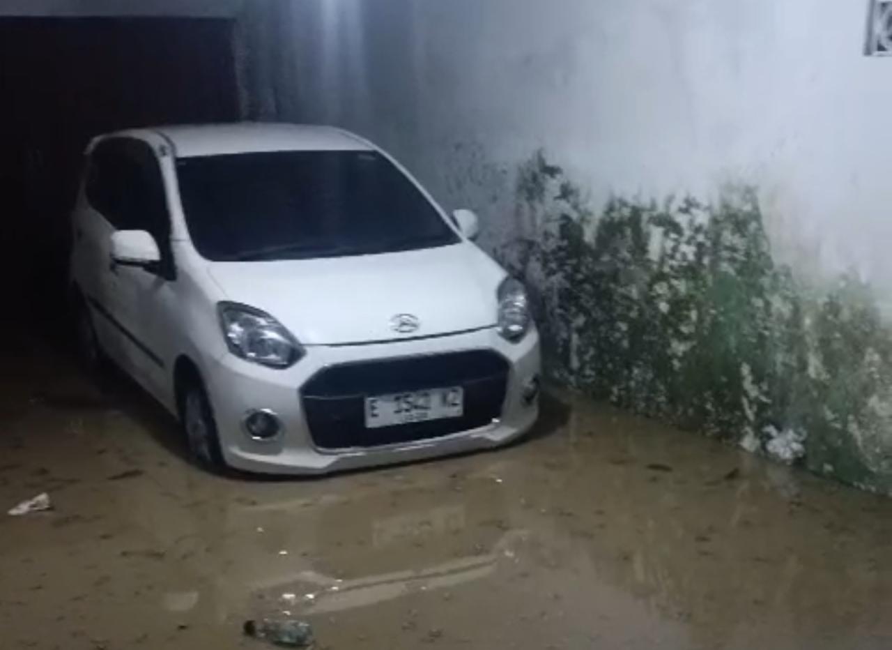 Karangasem Plumbon Banjir, Air Masuk ke Rumah Warga