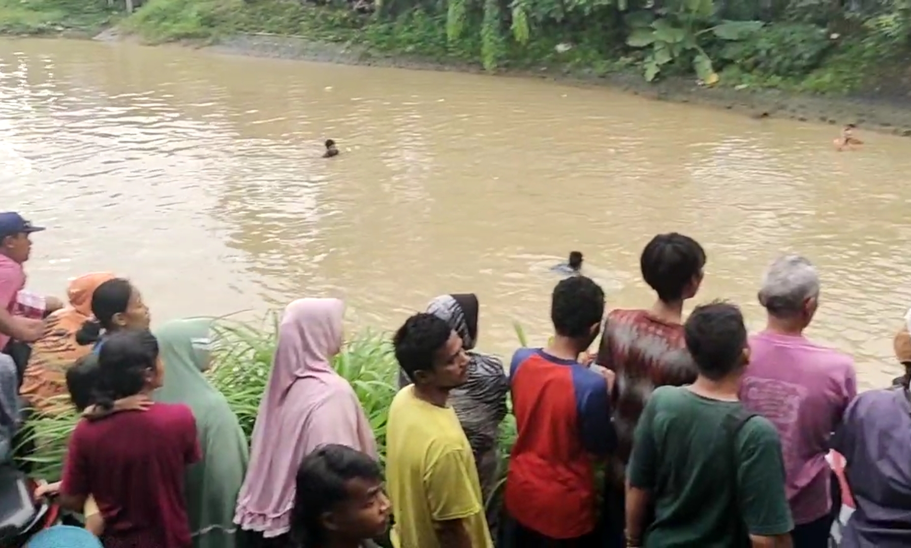 Seorang Santri Tenggelam saat Main Air di Sungai Blok Posong Arjawinangun, Tiba-tiba Turun Hujan