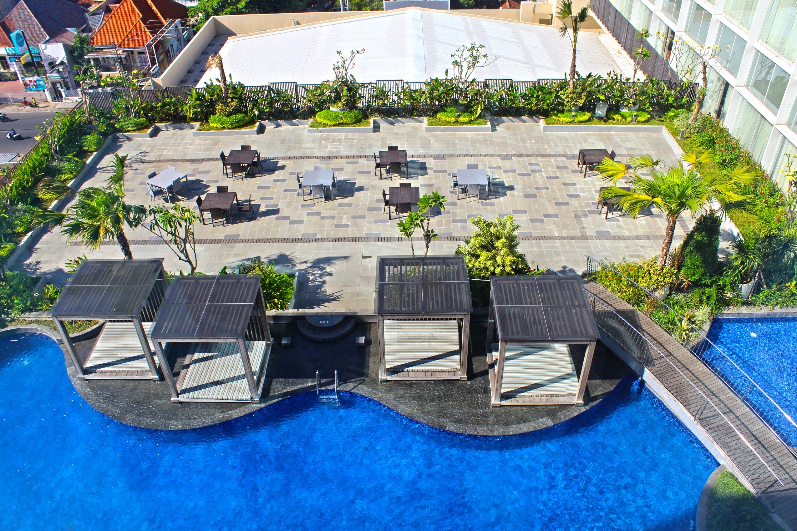 Libur Tahun Baru di Cirebon, The Luxton Hotel Usung Tema Summer Breeze