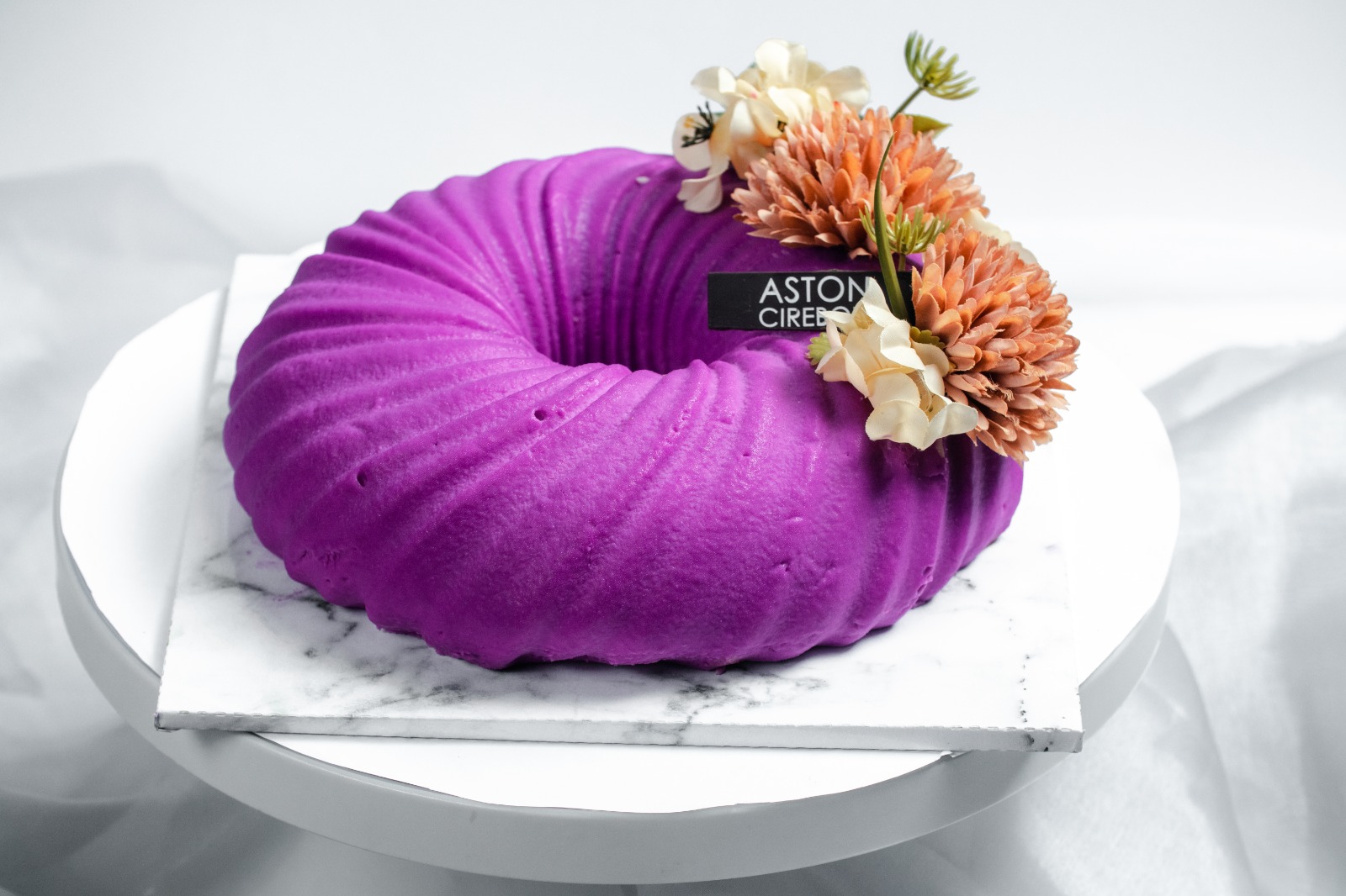 Menu Baru! Aston Cirebon Tawarkan Beragam Cake Cantik