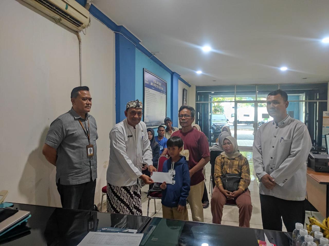 PMI Kota Cirebon Meninggal Dunia, BP3MI Jabar Berikan Santunan 