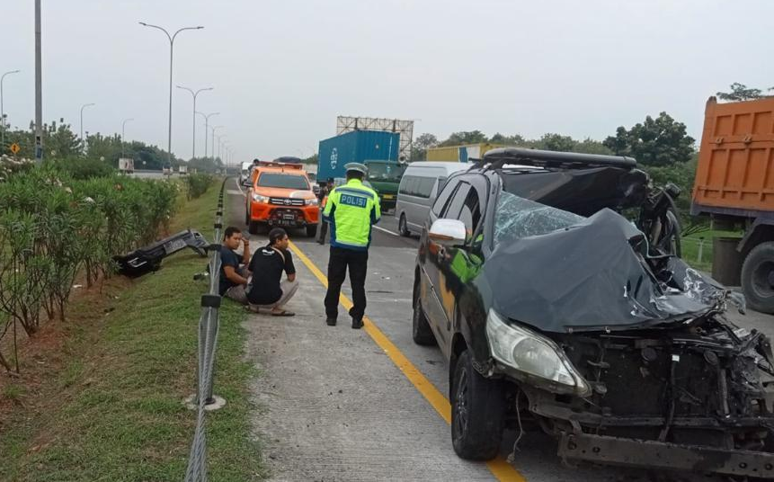 Kecelakaan di Tol Cipali Hari Ini, Minibus Tabrak Truk Satu Meninggal Dunia