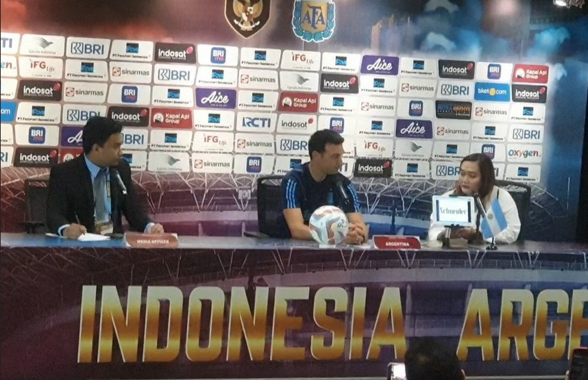 Bukan Hanya Pemain, Wanita Ini Pun Kena Rotasi Lionel Scaloni