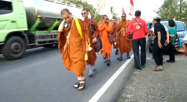 Perjalanan Awal 54 Biksu, Menuju Borobudur Terus Berkurang
