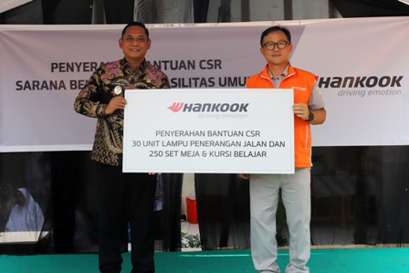 Hankook Tire Perkuat Dukungan Multisektor: Salurkan Bantuan Kursi dan Meja Belajar bagi SD Negeri di Bekasi