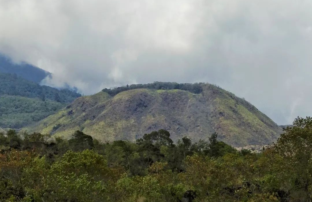 Sejarah Gunung Ciremai dan Mitosnya, Adik dari Gunung Slamet dan Kisah Kuku Bima