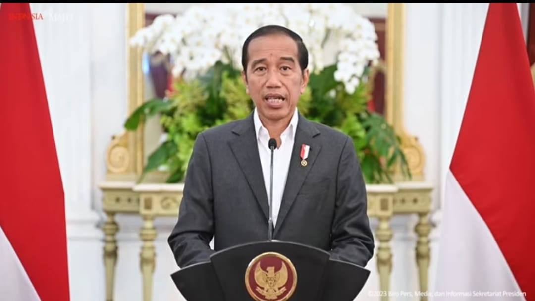 Presiden Jokowi Minta Pecinta Sepakbola Tanah Air Hormati Keputusan FIFA
