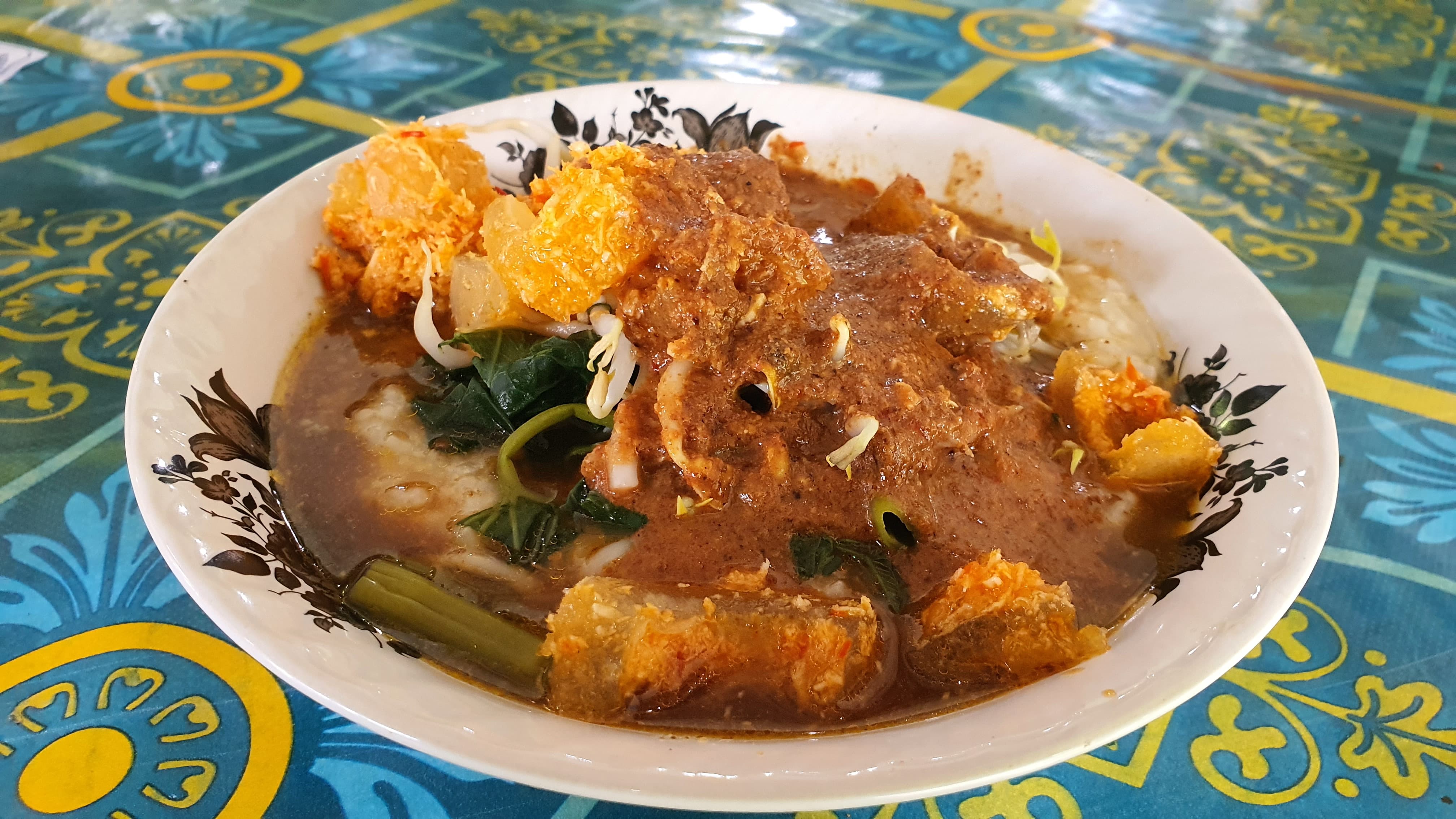 Gurih, Pedas, dan Mengenyangkan: Burbacek Jadi Incaran Menu Buka Puasa di Indramayu