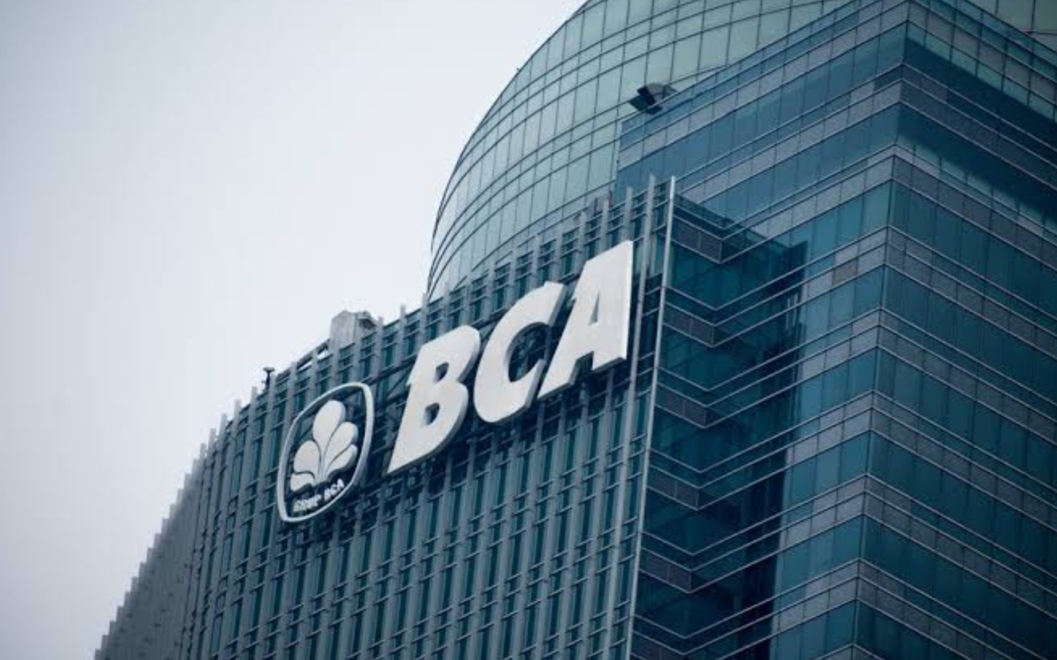 Bagaimana Bank BCA bisa Jadi Bank Terbesar Terkenal dan Terpenting di Indonesia?