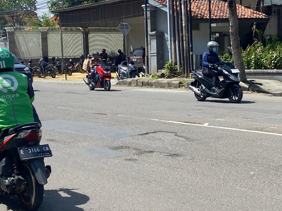 Hujan Deras Sebabkan Banyak Jalan Berlubang, DPUTR Lakukan Perbaikan Rutin