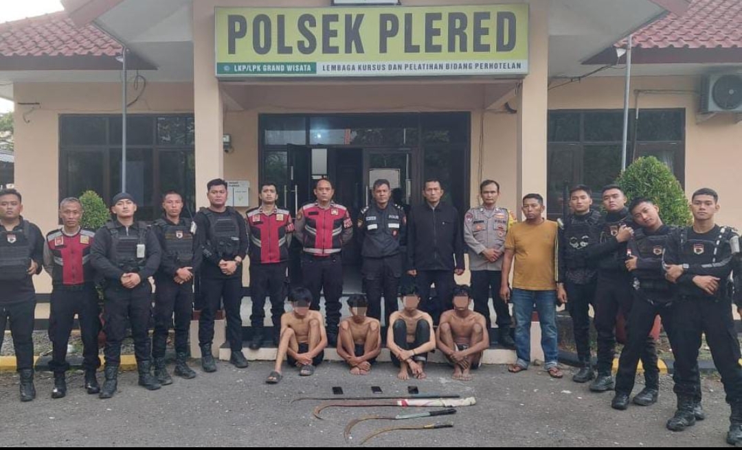 Kedapatan Bawa Sajam, 4 Pemuda Diamankan Tim Patroli Raimas Macan Kumbang 852 Polresta Cirebon
