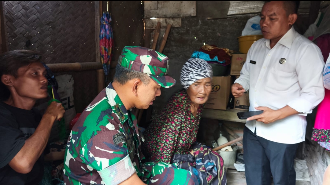 Prihatin, Dandim 0620 Kabupaten Cirebon Evakuasi Nenek Tasmi ke RS UMC