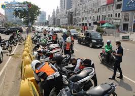 Parkir Liar dan Kebijakan E-Money di Mall: Penyebab Baru Kemacetan Kota Cirebon
