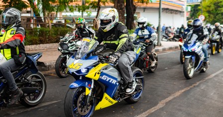 Istimewanya bLU cRU Riding Experience di Surabaya, Bikers R Series Rasakan Pengalaman Berbeda