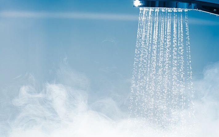 5 Manfaat Mandi Air Hangat Bagi Kesehatan, Salah Satunya Bisa Mengatasi  Sembelit