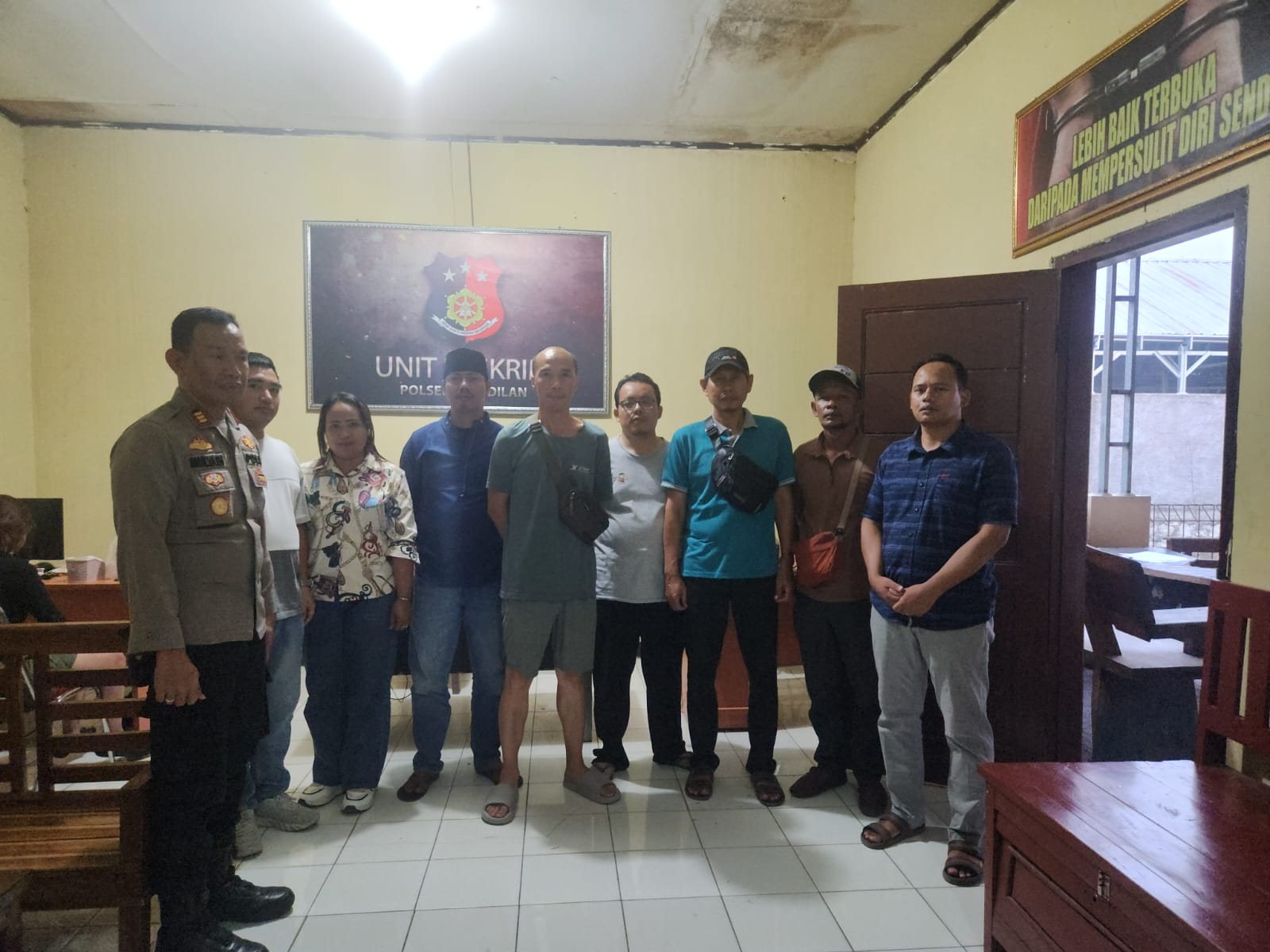 Diduga Ada Pesta Seks, Warga Kalibuntu Grebeg Kos-kosan TKA Asal China, Hasilnya Bikin Shock