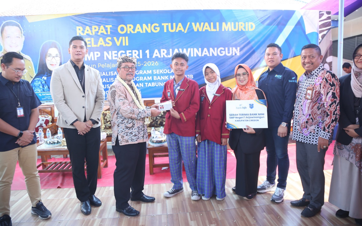 Bupati Cirebon Resmikan Bank Mini di SMPN 1 Arjawinangun, Dorong Pelajar Gemar Menabung