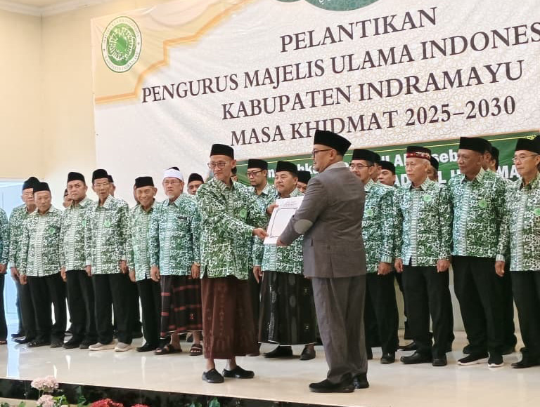 KH Ahmad Syairozi Bilal Resmi Pimpin MUI Indramayu Periode 2025–2030